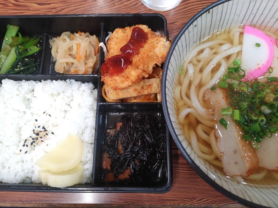 うどん定食🍜🍴😊¥630🐱