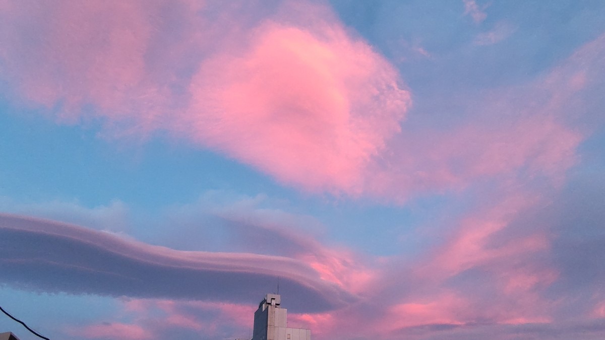 絵の具で書いたような夕焼け空