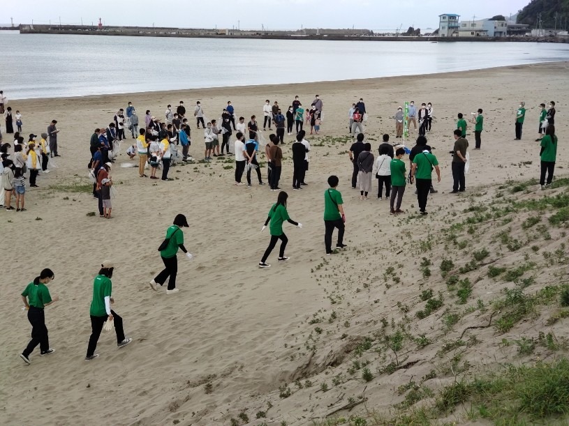 山陰合同銀行さんが海岸清掃のボランティア活動をされてました！