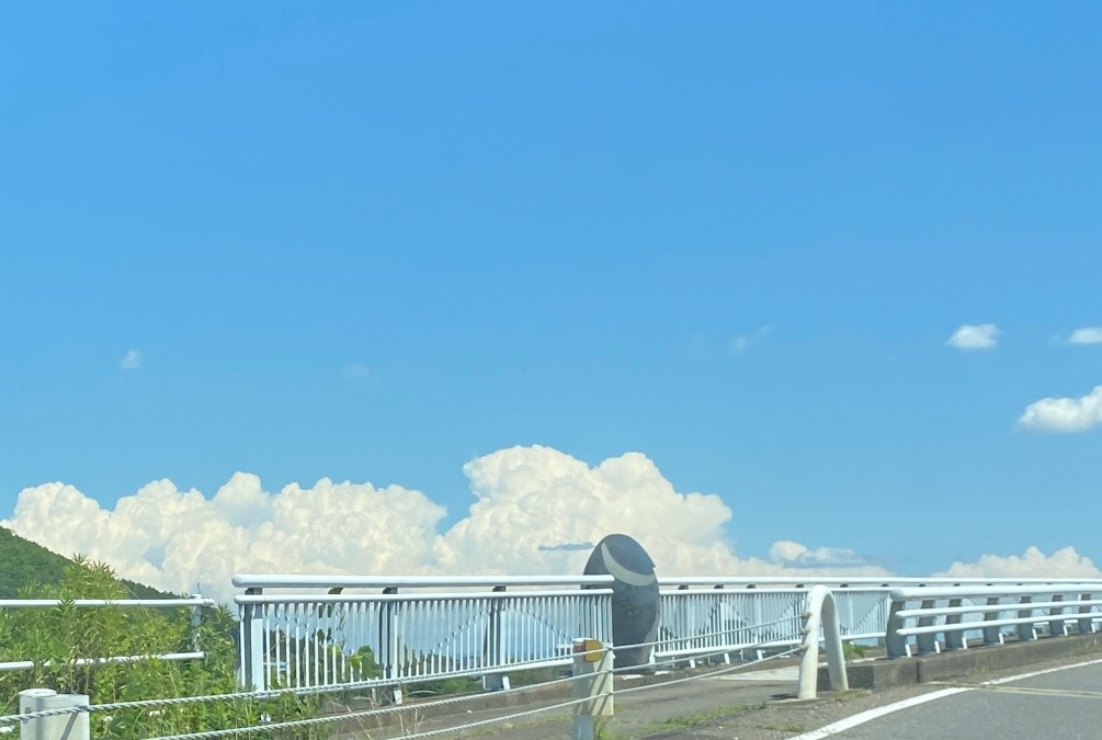 雲もくもく