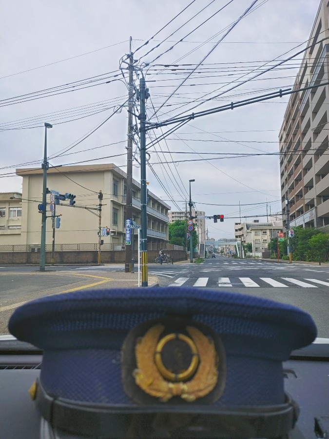 今日も出発します👮🚕💨天気☁️