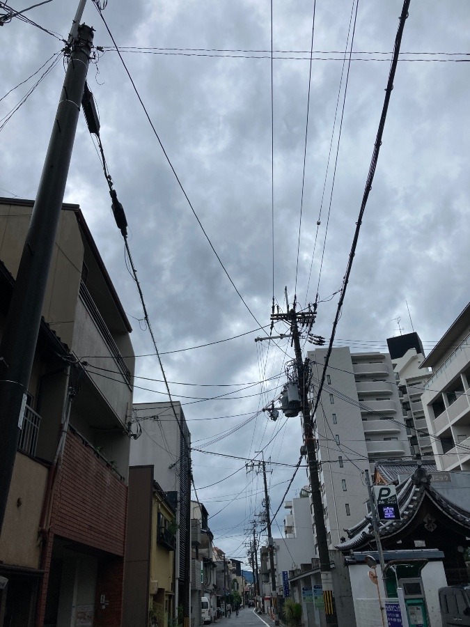 雨が止んでいるうちに….