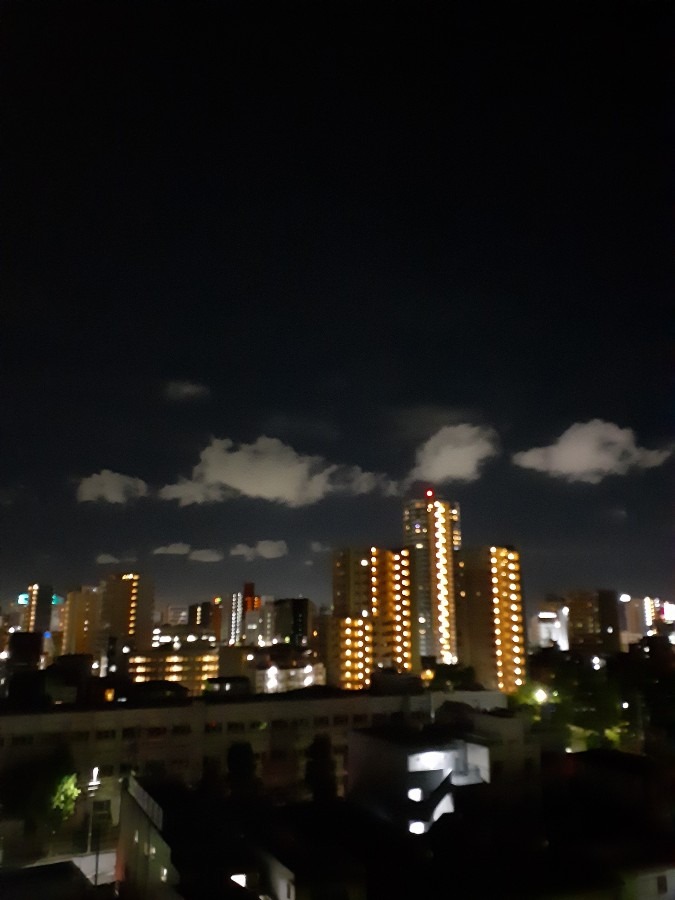 我がマンションから見た夜景の雲