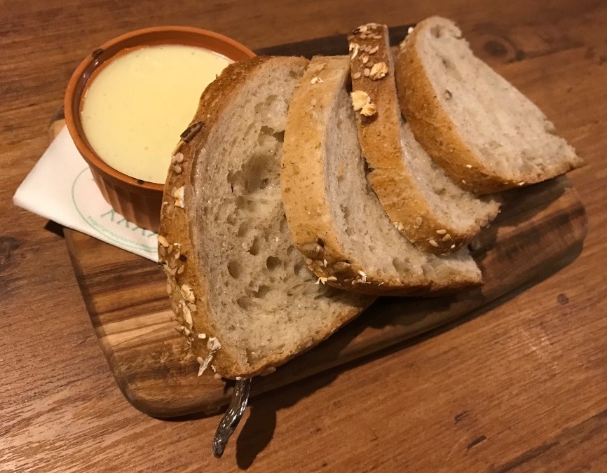 ブルーチーズのムース〜蜂蜜✨🍯🐝💕✨添え&ライ麦パン添え〜