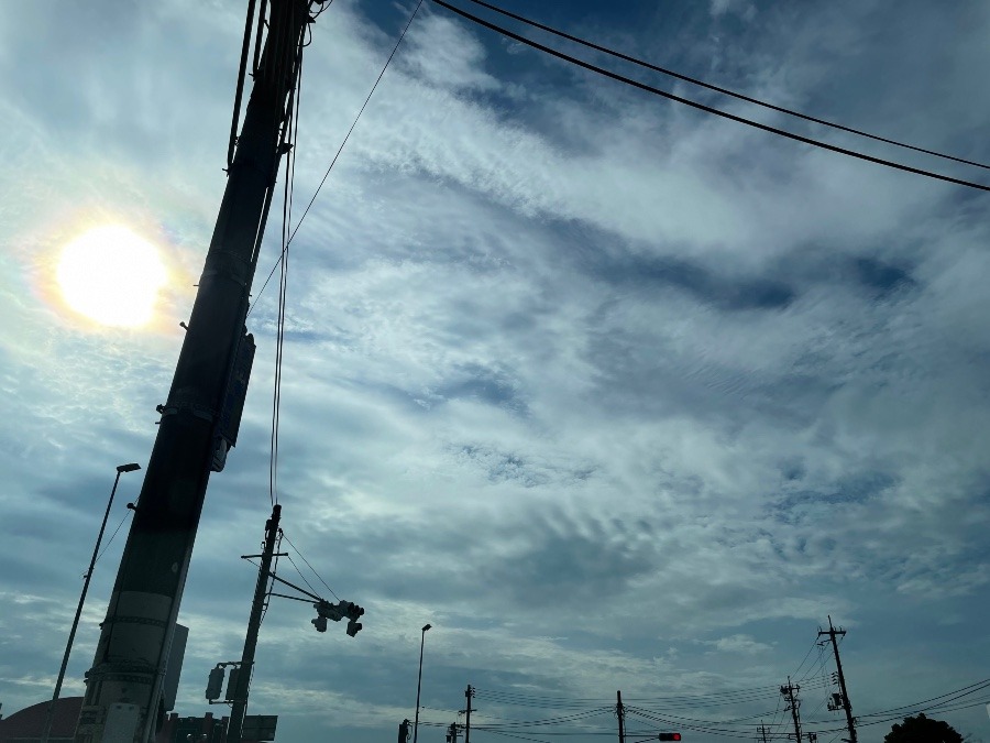 通勤中の朝の空　8：00