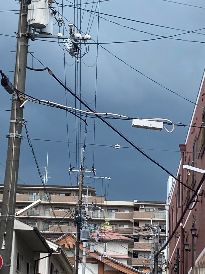 今にも雨が……