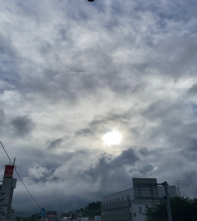 今日の夕方の空は