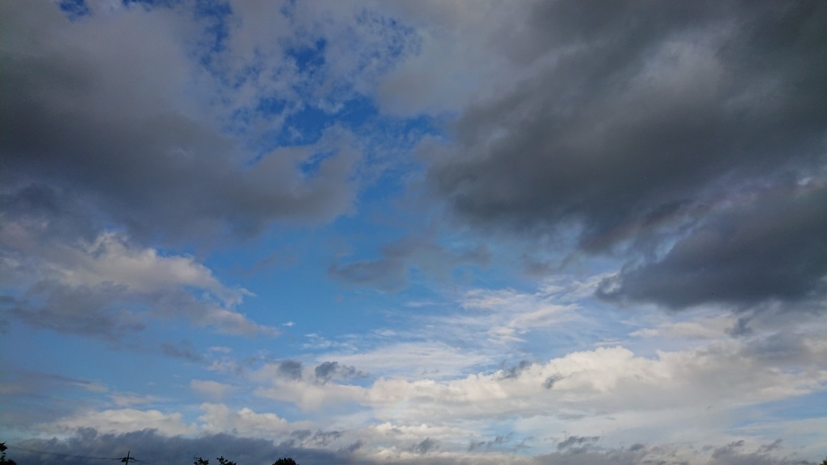 夕方の空(晴れ間の空)