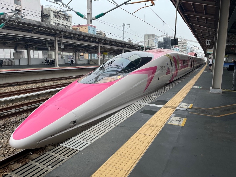 ハローキティ新幹線その1