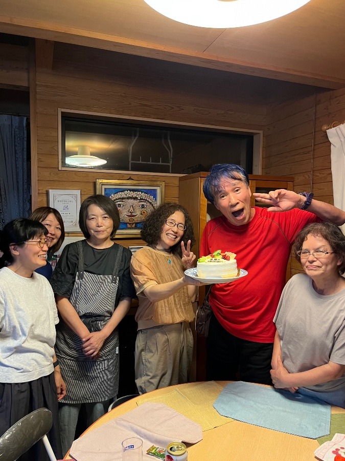 メンバーの退職祝いと誕生祝い❣️