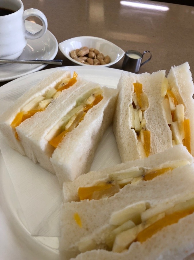 遅めのランチ🥪