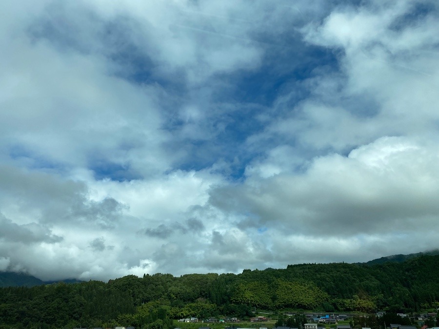 雨が降ったり止んだり