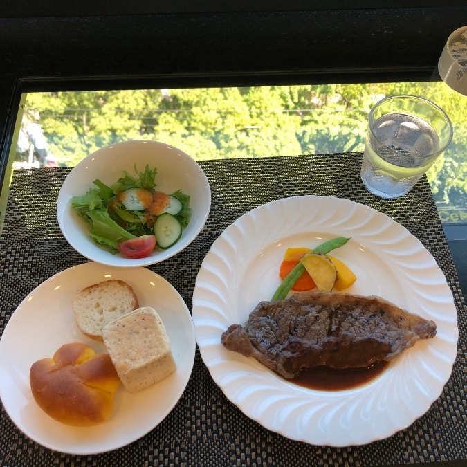 ２９日  肉の日のランチ