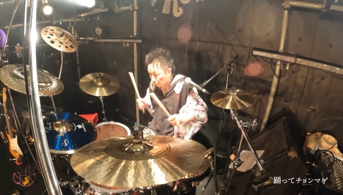 ドラム演奏中の1枚パシャリ📸🥁😃✨