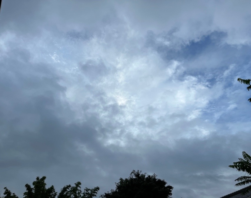 朝の空