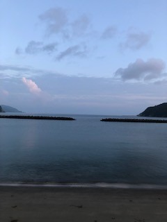 甑島の朝凪