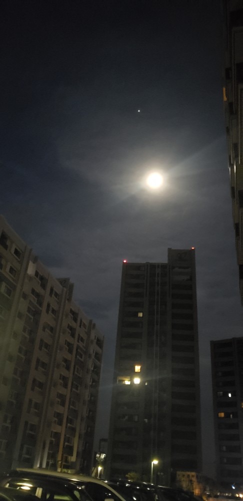 5時のお月さま🌛おはよう