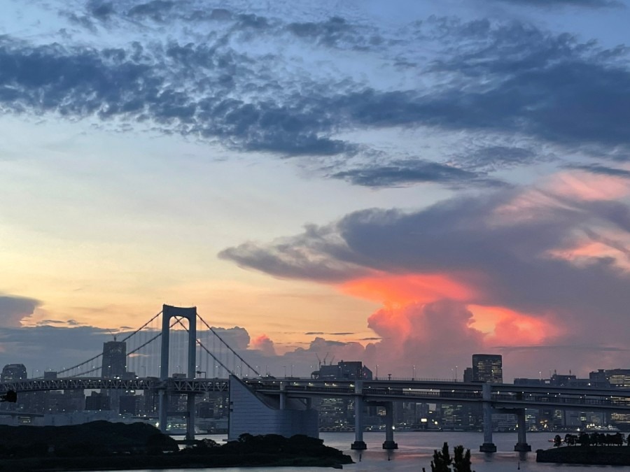 夕焼けの雲