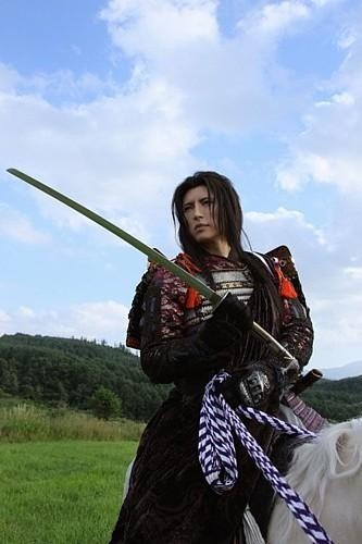 謙信公祭　数年前はGACKT出陣