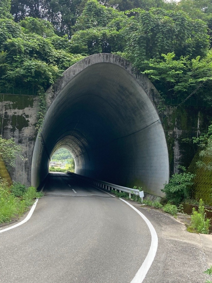 不思議なトンネル