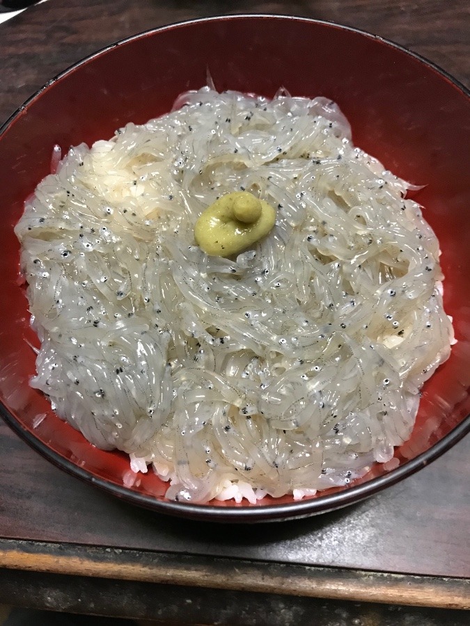 生しらす丼……