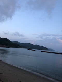 甑島の朝凪