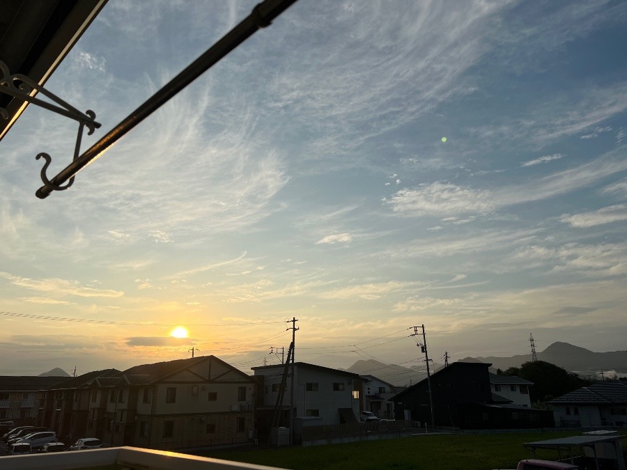 8月15日6時の空