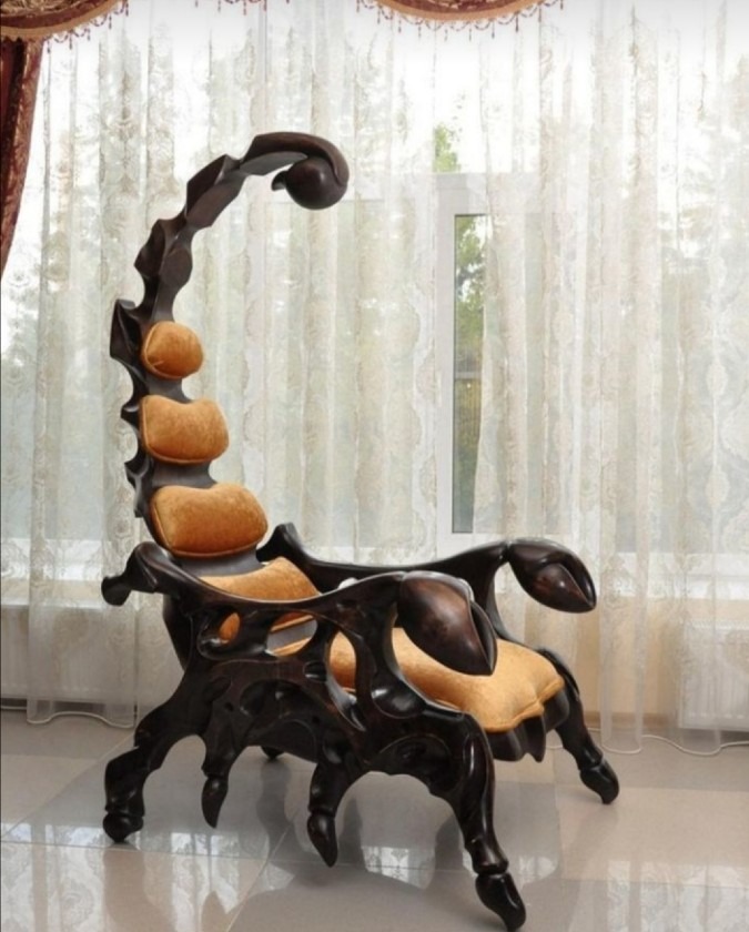 椅子－サソリ