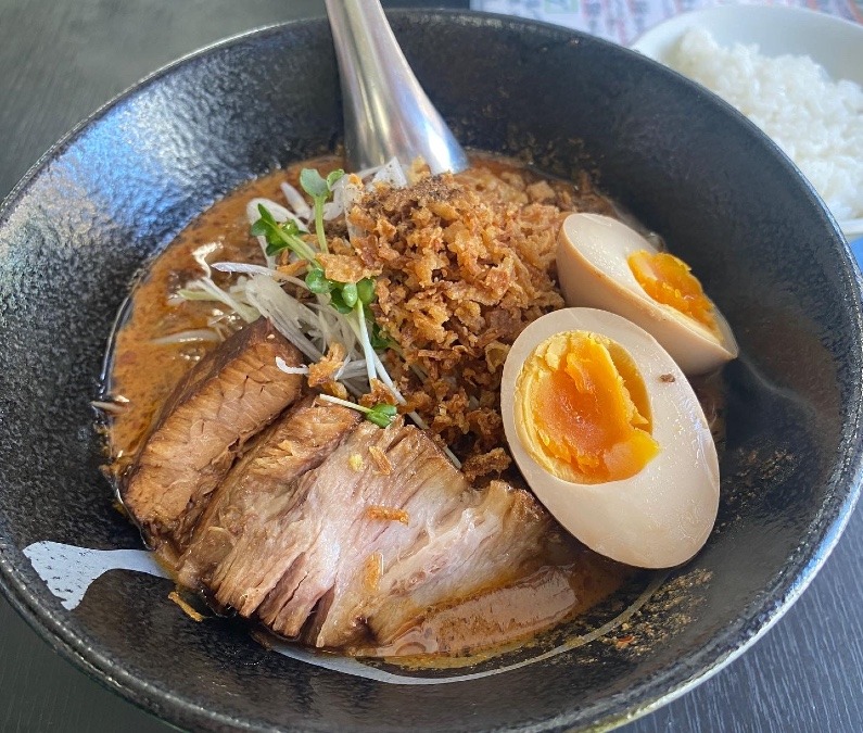 ライス不足にご注意　オカズラーメン極