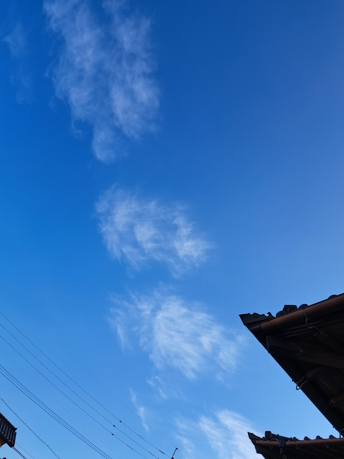 同じ模様の雲　👀