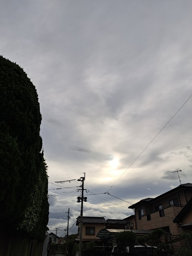 雲間からの太陽