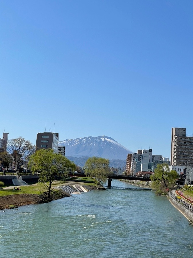 ふるさとの山に向かいて