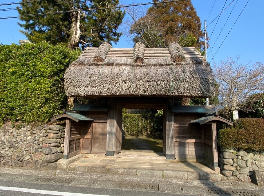 茅葺き屋根の門🛤  入来町