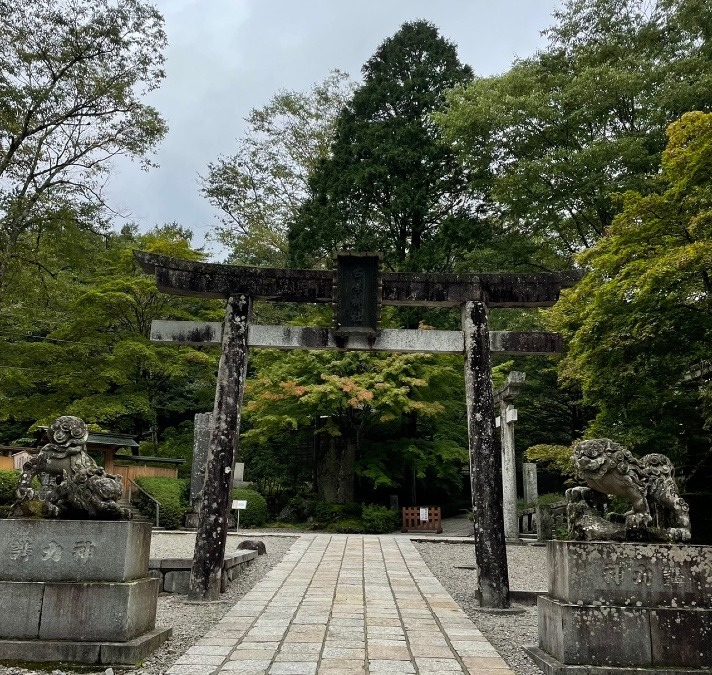 さらに進むと⛩