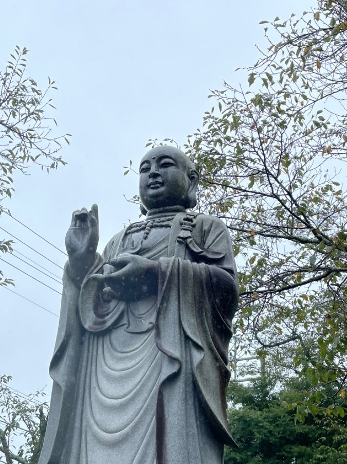 雨の中のお地蔵さま