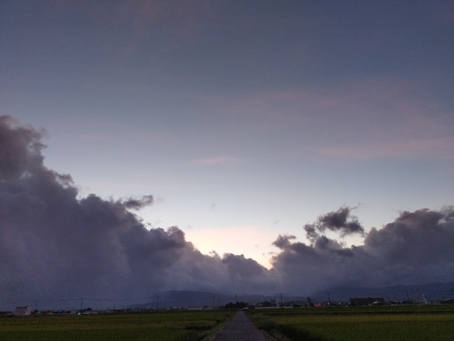 都城市（2022/9/14）都城の上空は晴れ😅（東の空）