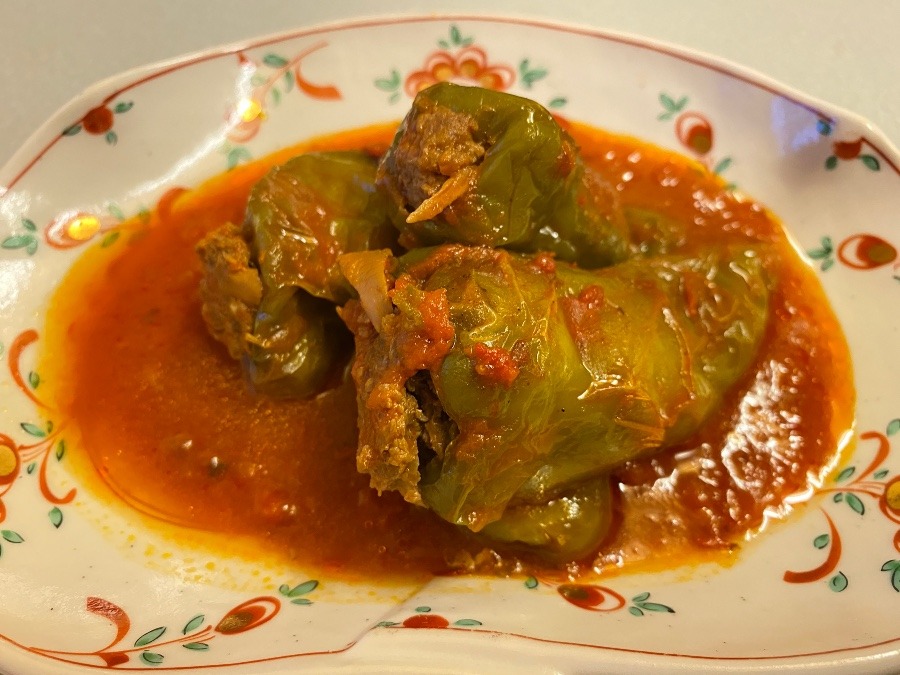 おうちごはん　肉詰めピーマンのトマト煮