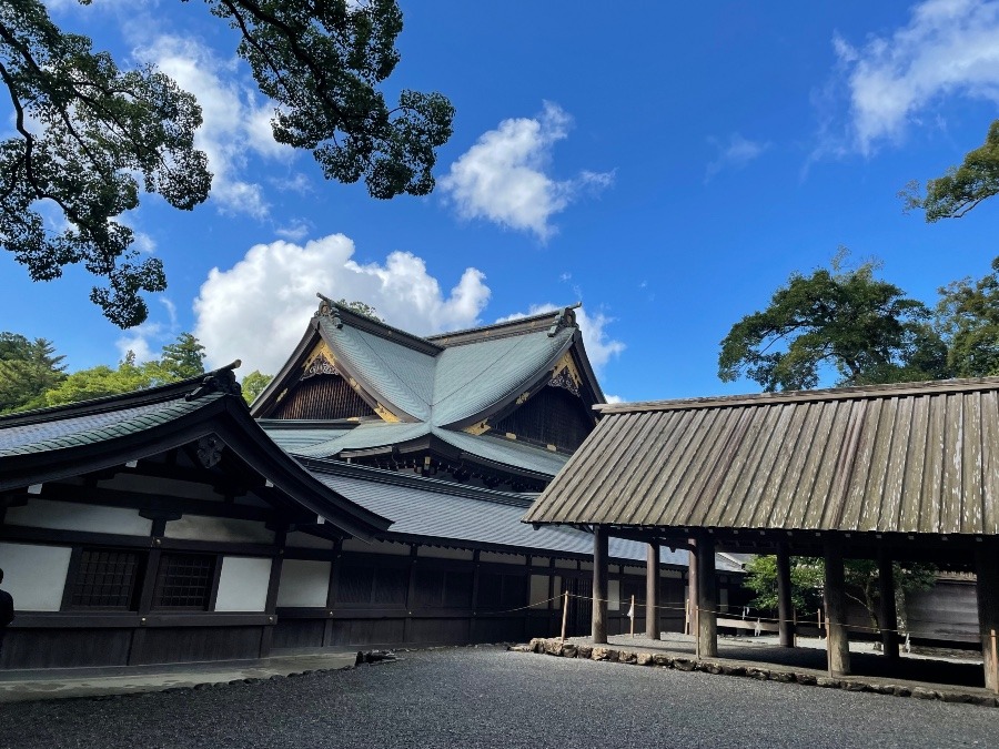 伊勢神宮の途中にも立派な建物が❗️