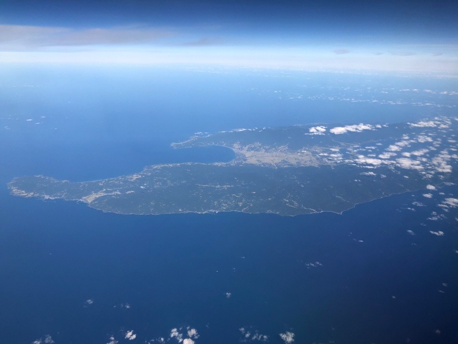 日本海上空