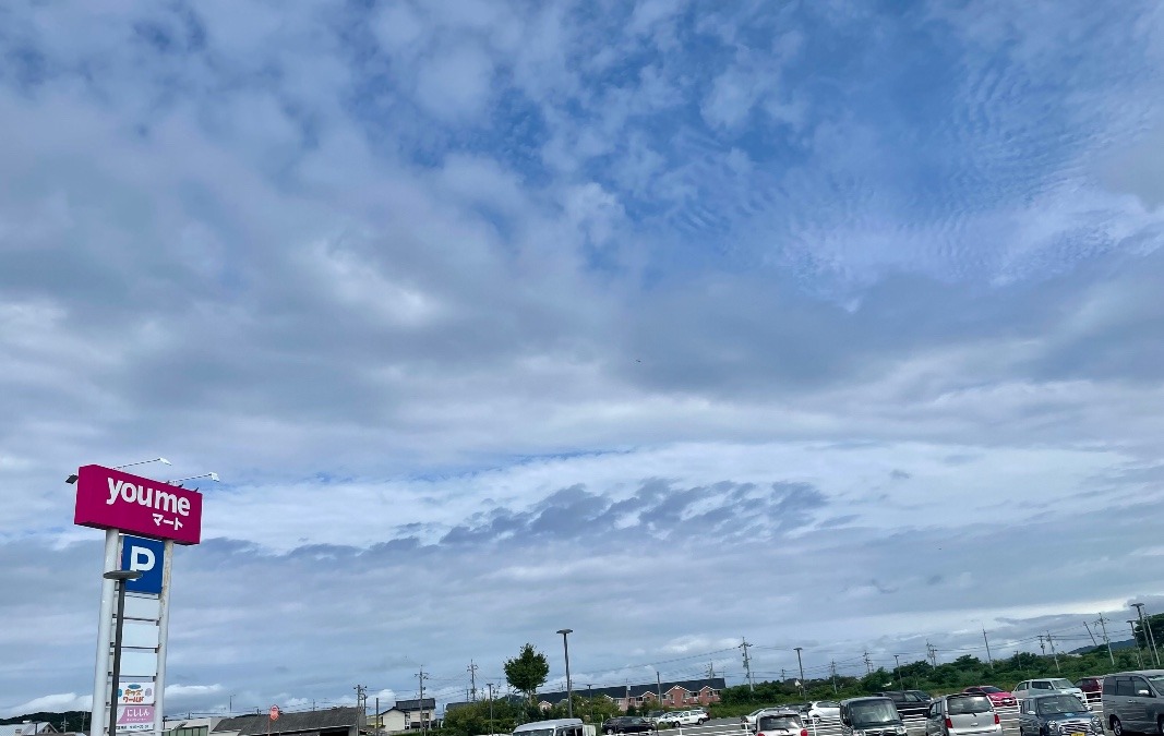 朝の空　１０時