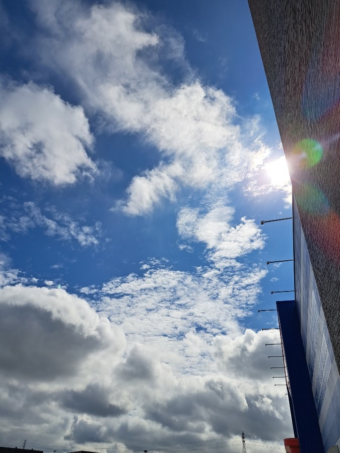 つかの間青空