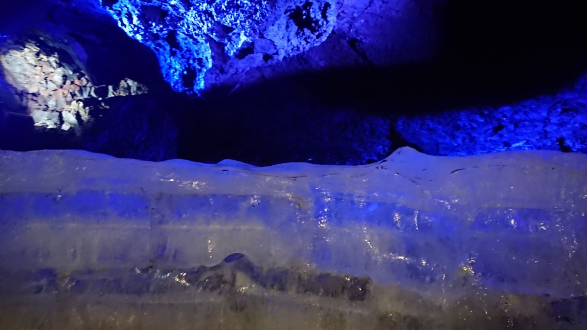 鳴沢氷穴〜 神秘的な風景🔯