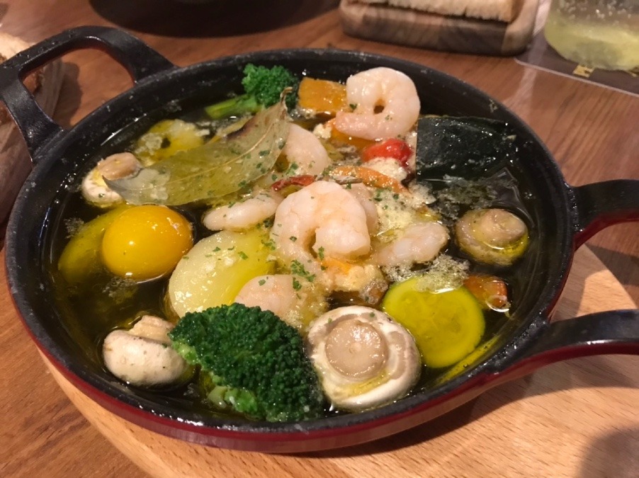 ✨野菜とエビ🦐のアヒージョ〜ライ麦パン添え〜✨