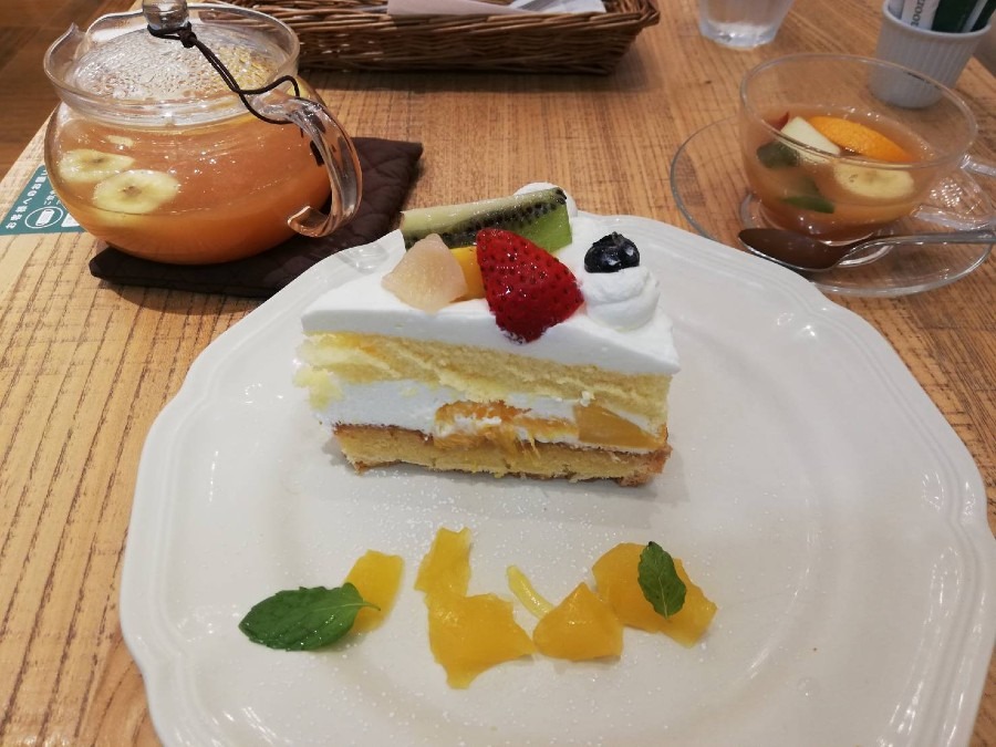 フルーツケーキ＆フルーツテイー