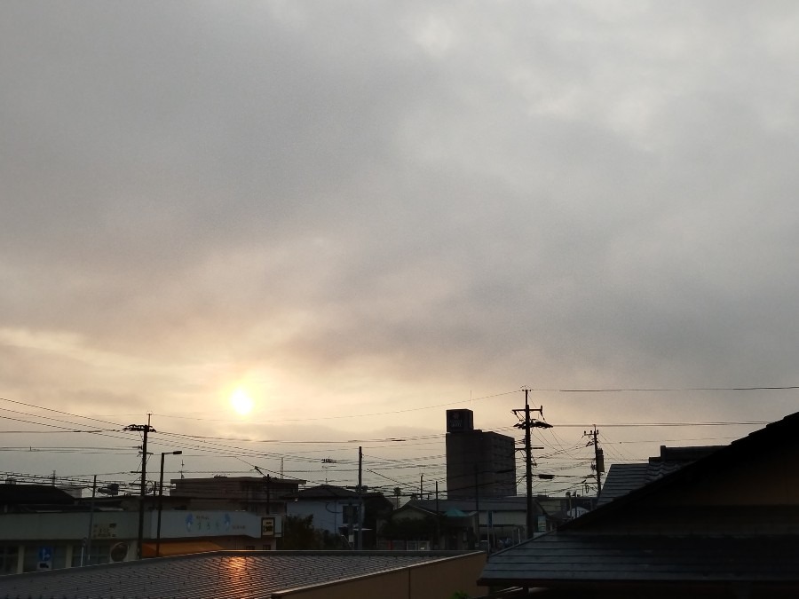 都城市（2022/9/27）お日様☀️出ました😊⤴️（東の空）