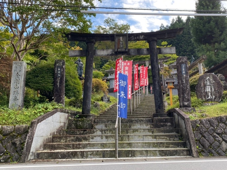 お寺なのに⛩