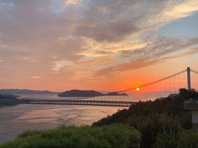 瀬戸大橋から見た夕陽
