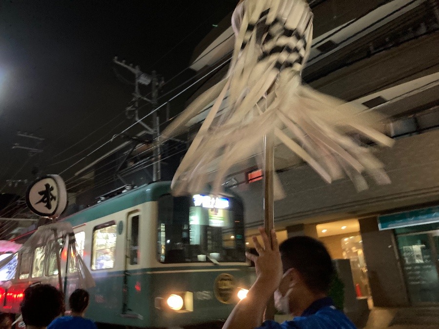 腰越の電車通り