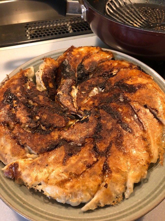 餃子焼き上がりました〜❗️