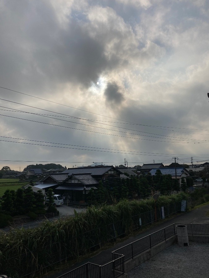 8時の空